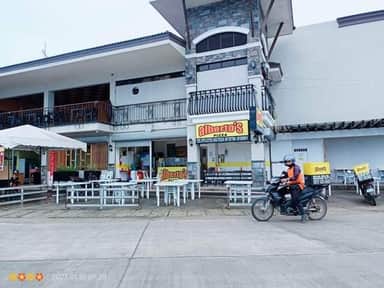 Alberto’s Pizza